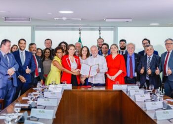 Nova Lei dos Concursos: Presidente Lula assina importante avanço. Imagem: Governo Federal