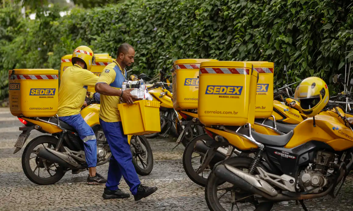 Os candidatos já podem consultar os locais de prova do concurso dos Correios! / Imagem: Agência Brasil