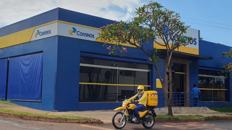 Concurso dos Correios oferece vagas para Analista e Carteiro