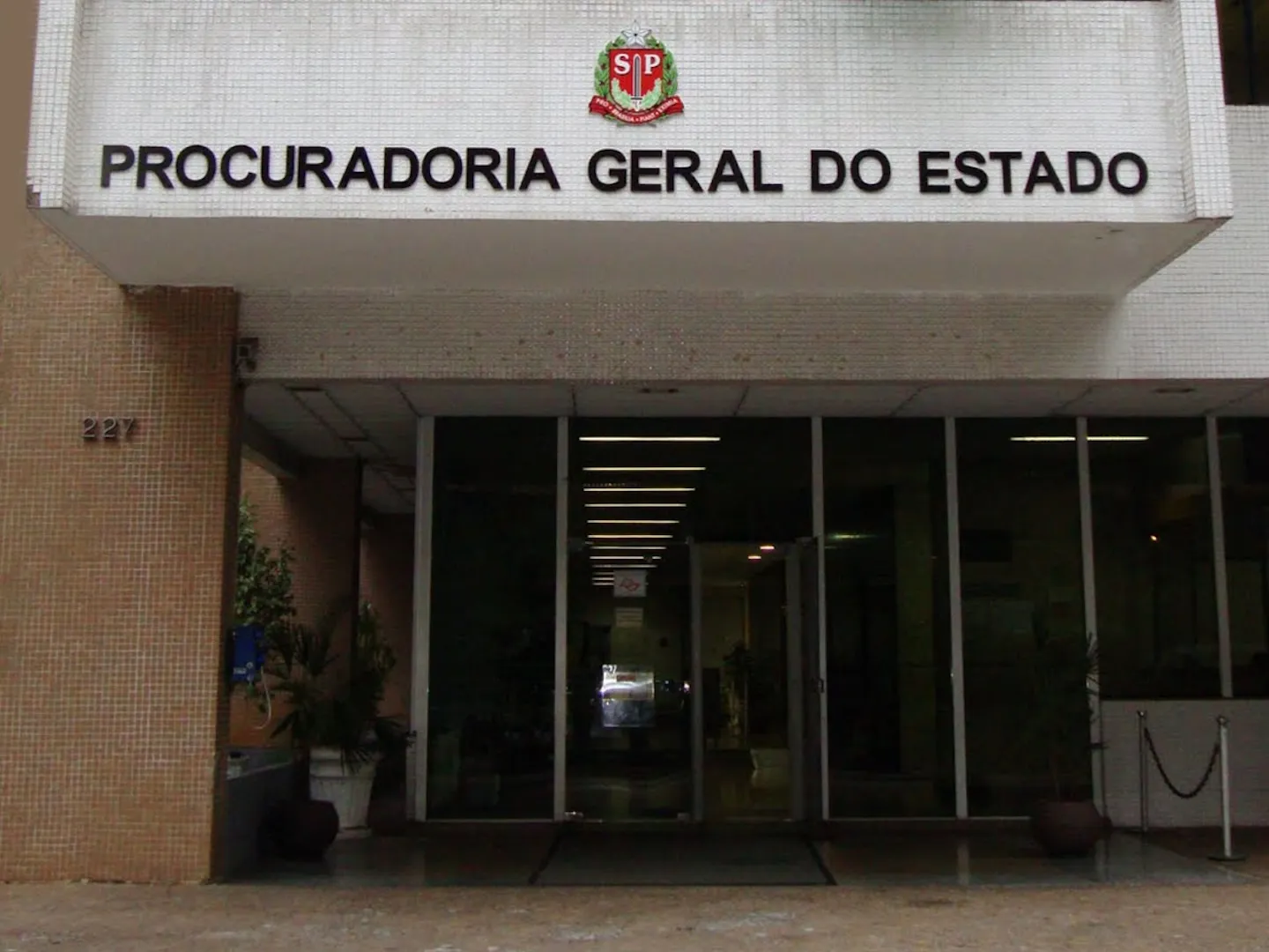  Fachada da Procuradoria Geral do Estado, representando os concursos de Procuradorias Gerais dos Estados.