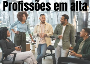 Grupo de profissionais discutindo tendências de carreiras, com foco nas profissões em alta.