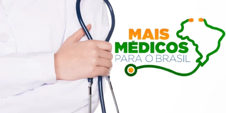 Profissional de saúde com estetoscópio ao lado do logo do Programa Mais Médicos para o Brasil.