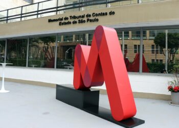 Imagem do Memorial do Tribunal de Contas do Estado de São Paulo, representando o concurso público com 63 vagas e salários de até R$ 17.7 mil.