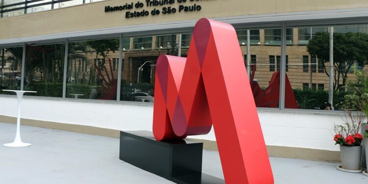 Imagem do Memorial do Tribunal de Contas do Estado de São Paulo, representando o concurso público com 63 vagas e salários de até R$ 17.7 mil.