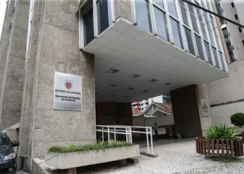 Fachada do prédio da Secretaria da Fazenda do Paraná, onde ocorre o concurso para auditor fiscal.