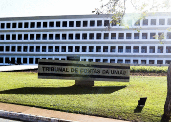 Imagem do prédio do Tribunal de Contas da União, simbolizando o concurso TCU 2025 e a contratação da banca organizadora.