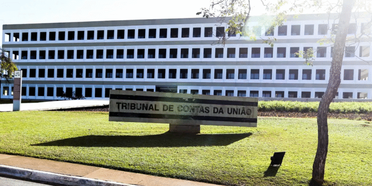 Imagem do prédio do Tribunal de Contas da União, simbolizando o concurso TCU 2025 e a contratação da banca organizadora.