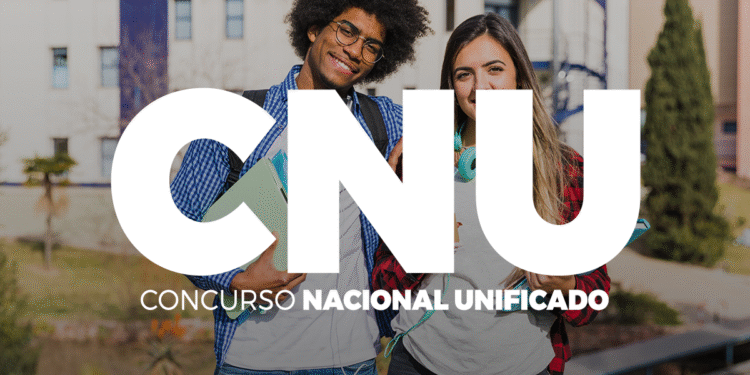 Imagem de um casal de jovens sorrindo, com o texto 'CNU' em destaque, representando o Concurso Nacional Unificado.