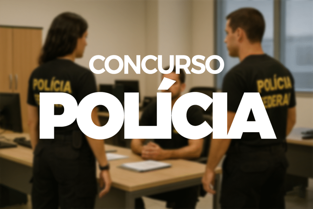 Policiais federais em reunião durante treinamento