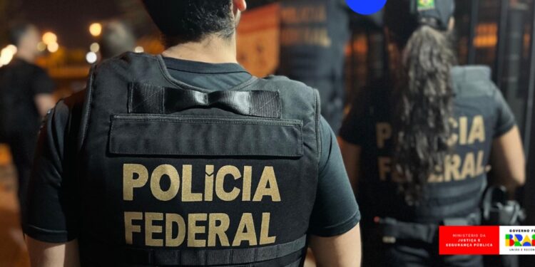 concurso pf 2025: Policiais federais em patrulha