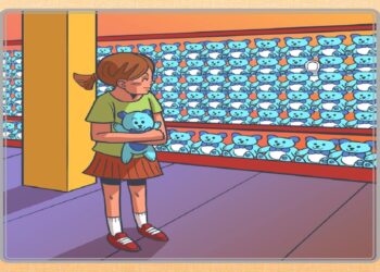 Desafio visual menina segurando ursinho em frente a parede cheia de pelúcias azuis com vaso sanitário escondido.