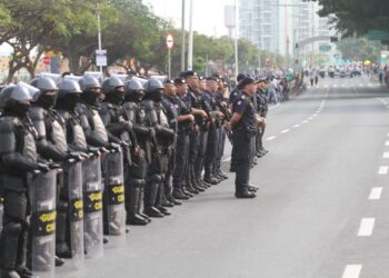 Concurso guarda municipal. guardas em fila representado seu trabalho.