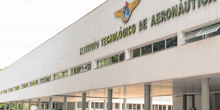 Fachada do Instituto Tecnológico de Aeronáutica (ITA) em São José dos Campos, com destaque para o concurso ITA 2025.