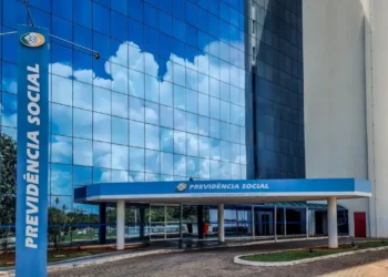 Fachada do prédio do INSS, representando o concurso para técnico de nível médio e as novidades sobre novas vagas.