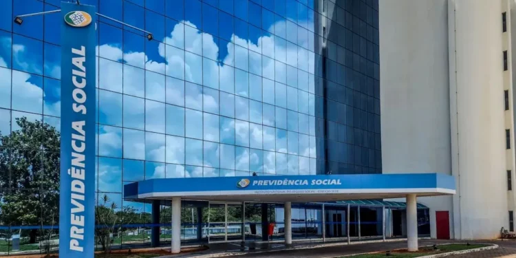 Fachada do prédio do INSS, representando o concurso para técnico de nível médio e as novidades sobre novas vagas.