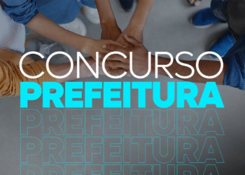 Grupo de pessoas com as mãos unidas sobre as palavras 'Concurso Prefeitura', representando união e trabalho em equipe.