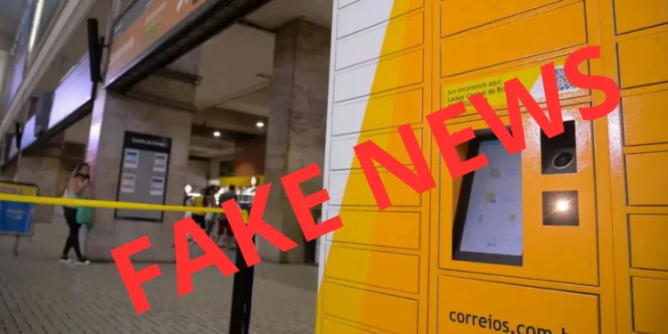 Imagem de um armário de autoatendimento de encomendas, com uma mulher ao fundo em um ambiente de loja, com a palavra 'FAKE NEWS' em destaque