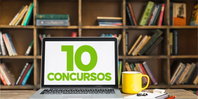 Imagem de um computador com o texto '10 Concursos' destacando oportunidades de concursos públicos em outubro