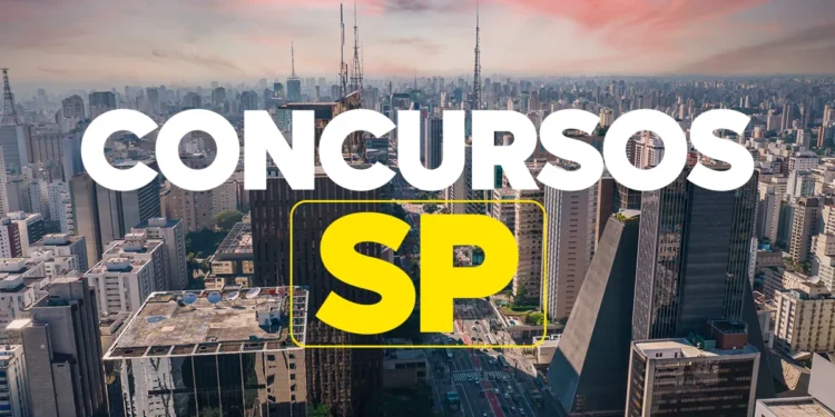 Vista aérea de São Paulo com destaque para o texto 'CONCURSOS SP'.