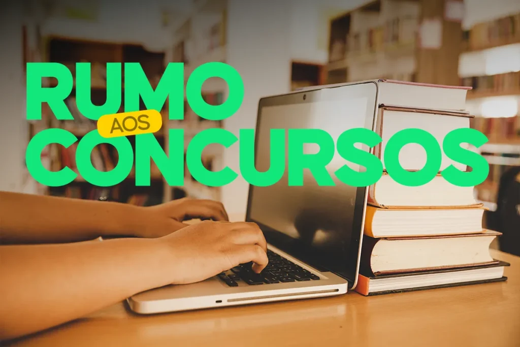 Imagem de uma pessoa estudando para concursos públicos, com livros empilhados e um notebook. Texto em destaque 'Rumo aos Concursos'.