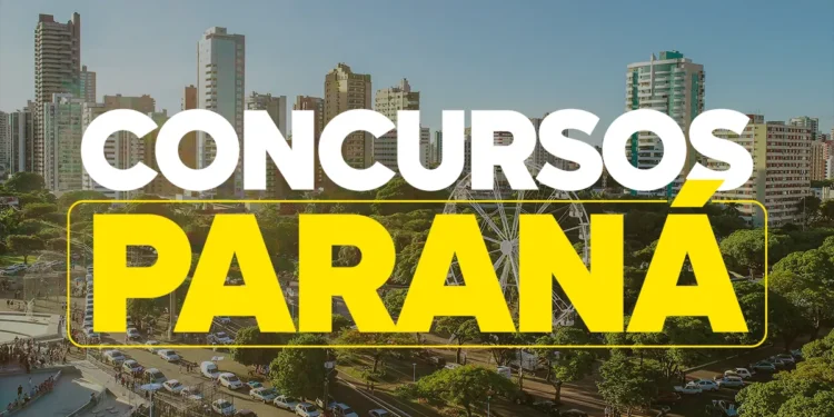 Vista aérea da cidade de Curitiba com texto em destaque concursos Paraná em branco e amarelo