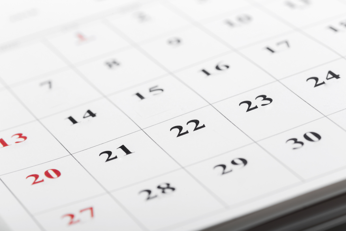 Datas concurso IBGE 2026 Folha de calendário exibindo dias numerados com ênfase em datas específicas.