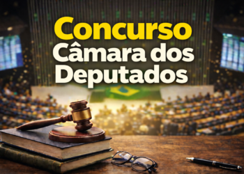 Concurso da Câmara dos Deputados com martelo e plenário ao fundo