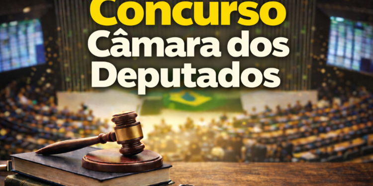 Concurso da Câmara dos Deputados com martelo e plenário ao fundo