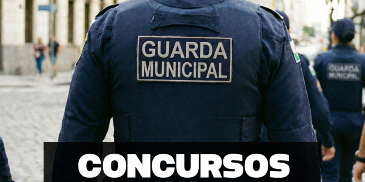 Guarda fardado em patrulha com texto "Concurso Guarda Municipal"