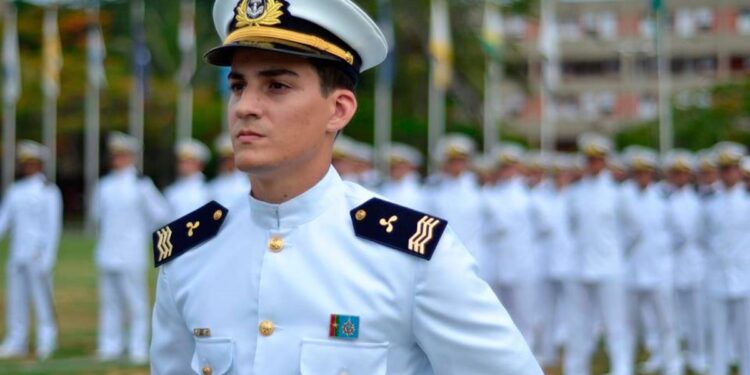 Concurso da Marinha para oficiais: inscrições prorrogadas até junho com salários de R$ 9.905,12
