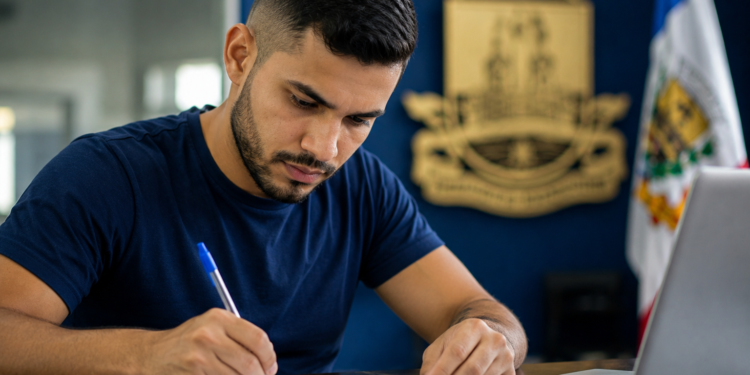 1.267 vagas de concurso público: inscrições para Prefeitura com salários de até R$ 10 mil terminam dia 21