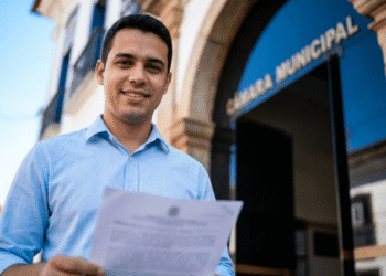 Concurso Câmara de Governador Valadares MG: edital abre 10 vagas com salários de até R$ 5.135,87