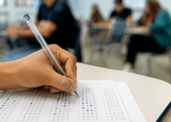 Concursos Câmaras de Mara Rosa (GO) e Ipaporanga (CE): inscrições encerram neste domingo com salários de até R$ 3 mil