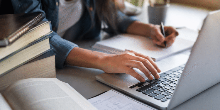 Concursos em Jarinu e Riolândia, SP: inscrições abertas com salários de até R$ 14.128