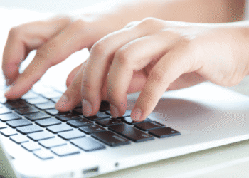 Concurso no RS com salários acima de R$ 4 mil: inscrições começam neste sábado