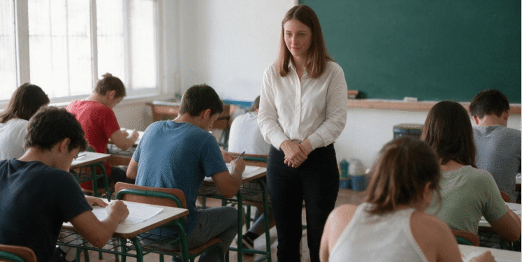 Fiscal de concurso: quem pode trabalhar, como se inscrever e quanto pode receber por dia