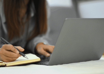 Inscrições até terça: concursos em SP e RS oferecem salários de até R$ 8.590,22