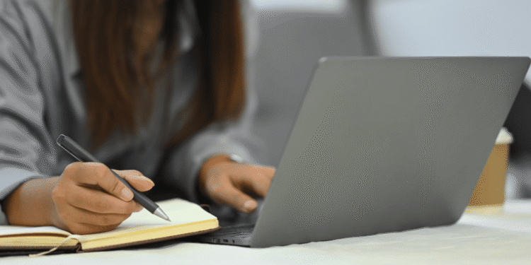 Inscrições até terça: concursos em SP e RS oferecem salários de até R$ 8.590,22